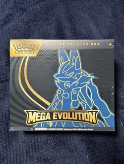Pokémon Mega Evolution Lucario Elite Trainer Box