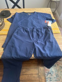 Men’s navy blue scrubs