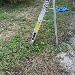 4’ Step Ladder With Painters Tray