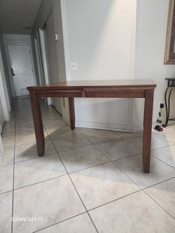 Extendable Dining Table