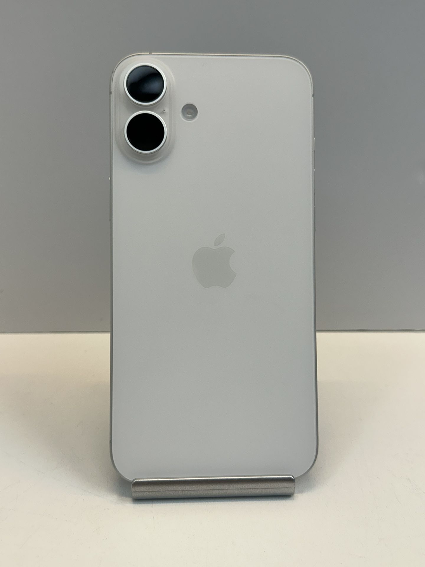Apple iPhone 16 PLUS 128gb. ( Unlocked Cellphone )