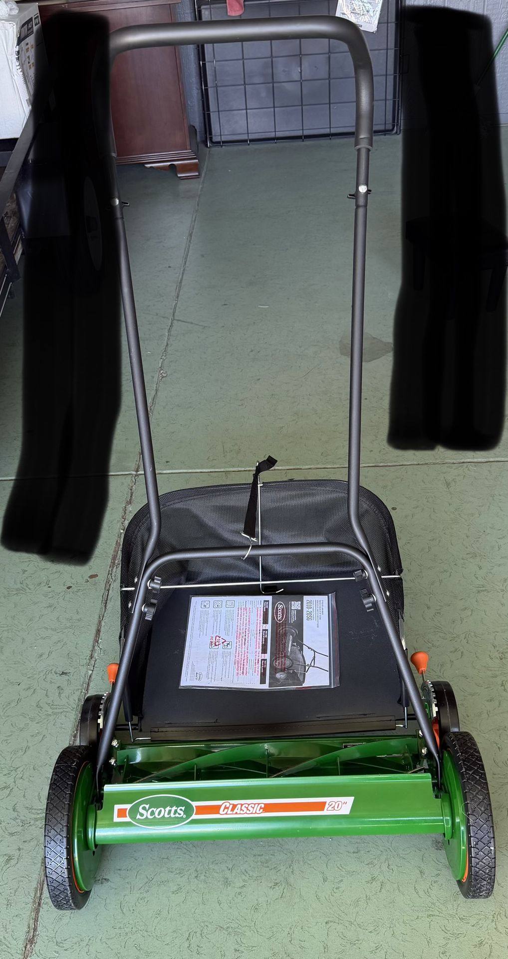 Scott’s 20” Reel Lawn Mower w/Grass Catcher