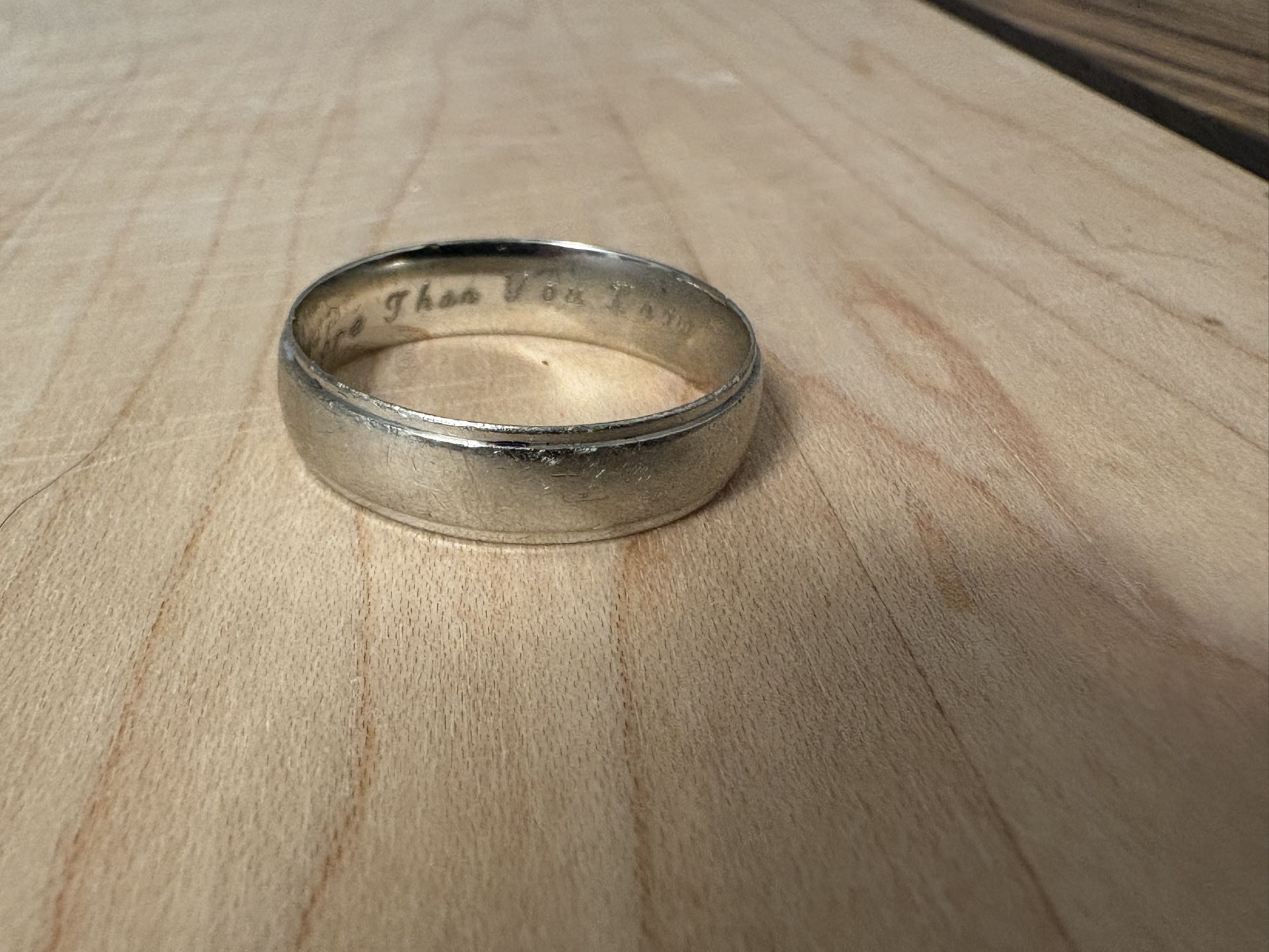 men’s wedding band