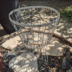 Metal Vase Garden Basket 