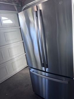 Ge refrigerator everything works perfectly fine