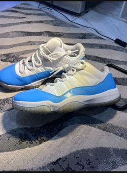 Jordan 11 Low Unc
