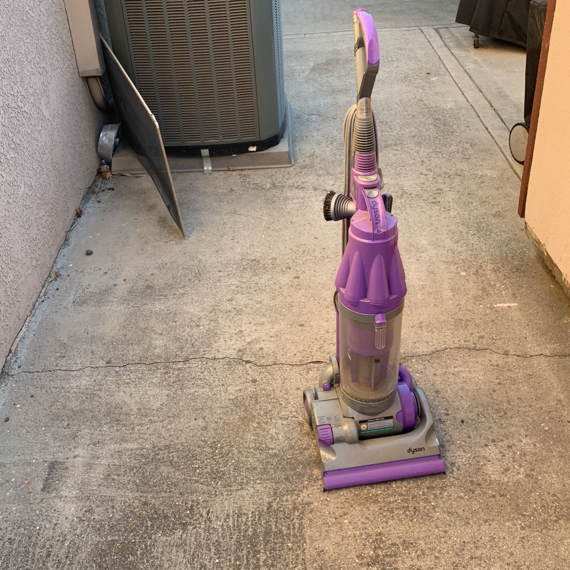 Dyson vacuum Cleaner