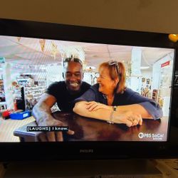 Phillips Plasma  w/ Fire stick 