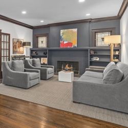 Restoration Hardware Sofa And Chairs 