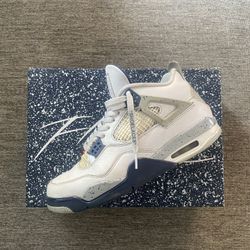 Jordan 4 Midnight Navy (size 9)