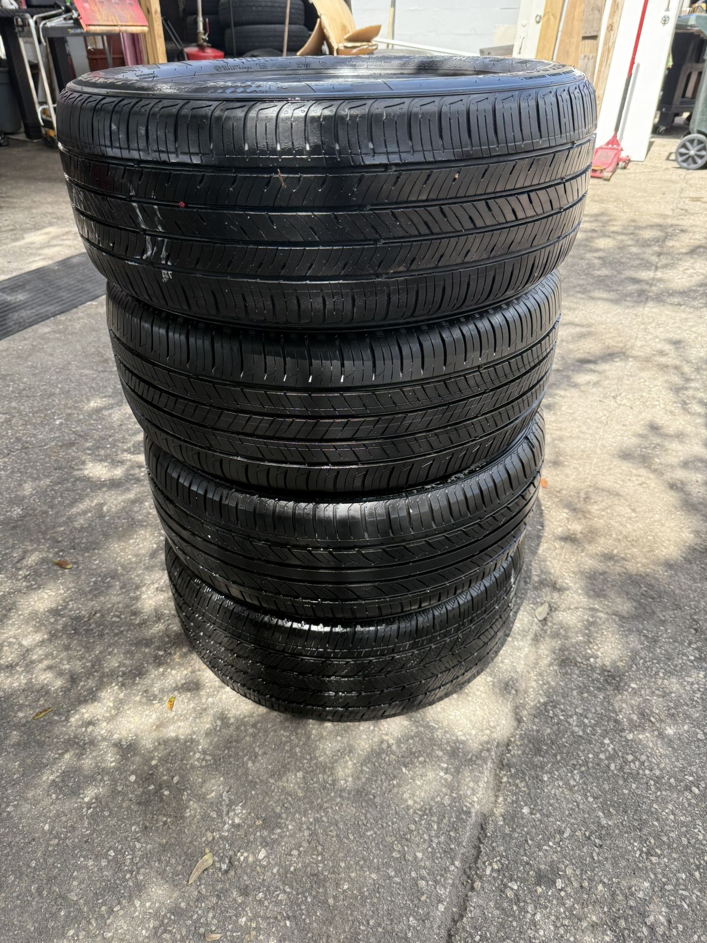 4 215/55/19