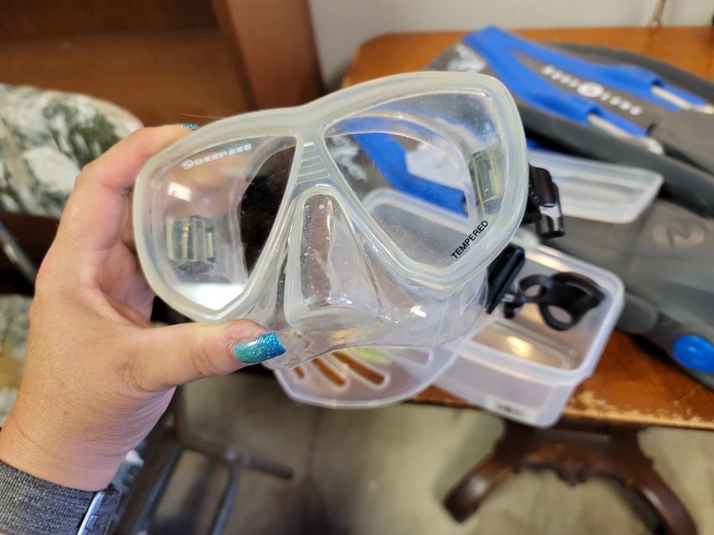 Deep See Mask Outlook Clear
Scuba
Snorkeling