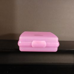 Tupperware Pink Sandwich Keeper