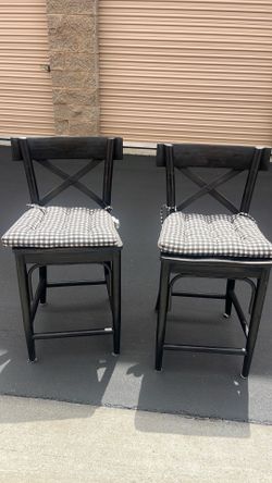 Set of 2 black cross-back bar stools
