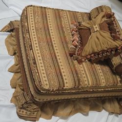 Luxury Custom Made Pet Bed For Small Dog Or Cat Shipping   Is Not Included 