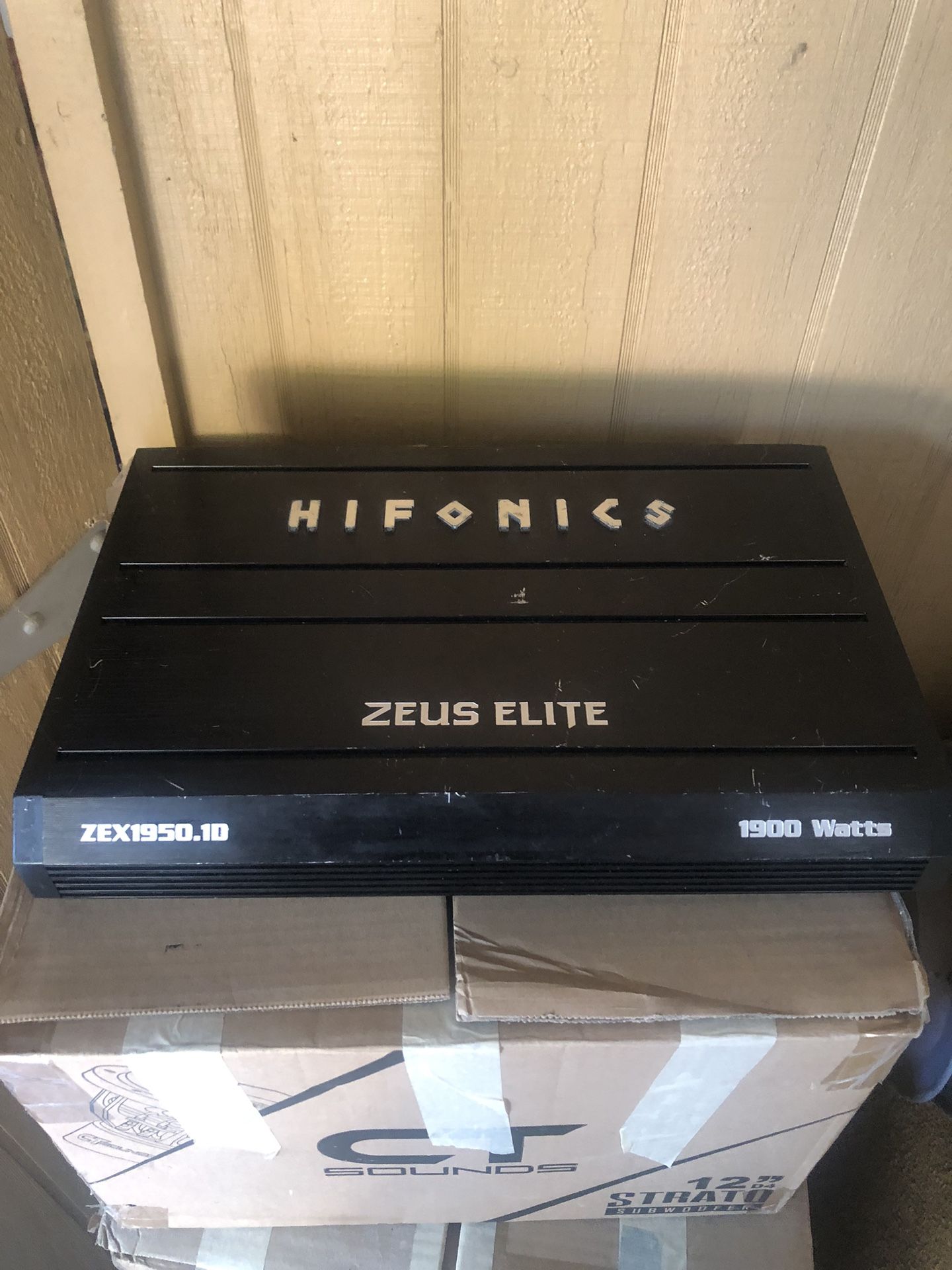 1900 W HIFONICS AMP