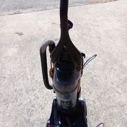 Eureka Vacuum Cleaner Bagless 10.00