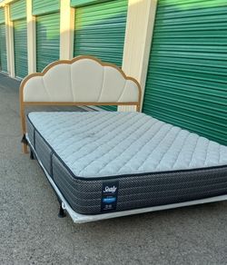 QUEEN FRAME MATTRESS BOARD AND MATTRESS