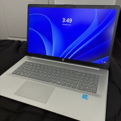 HP Lap Top 17 Inch 