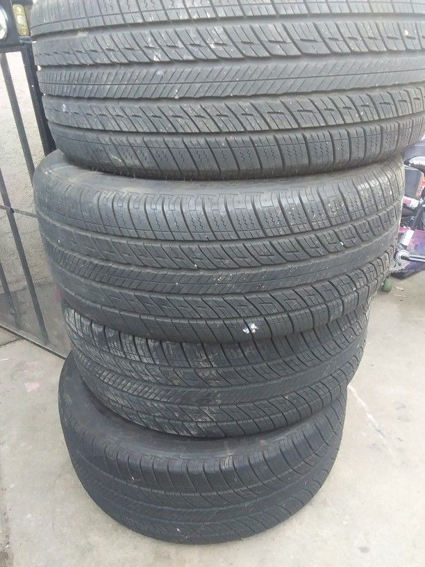 Four 255 50 19 Like New Tires