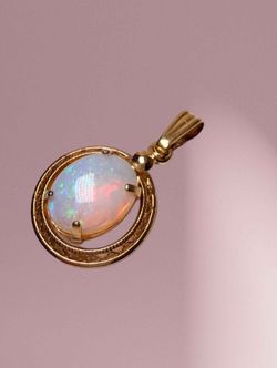 OPAL GOLD FILLED VINTAGE PENDANT