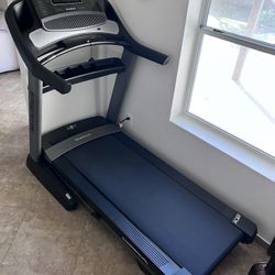 Nordic Track Commercial 1750 ( treadmill )