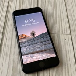 Apple iPhone 7 (32GB)UNLOCKED /DESBLOQUEADO  For All Carriers  🔥