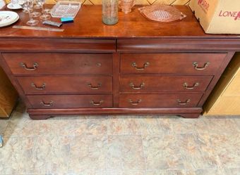 Dresser