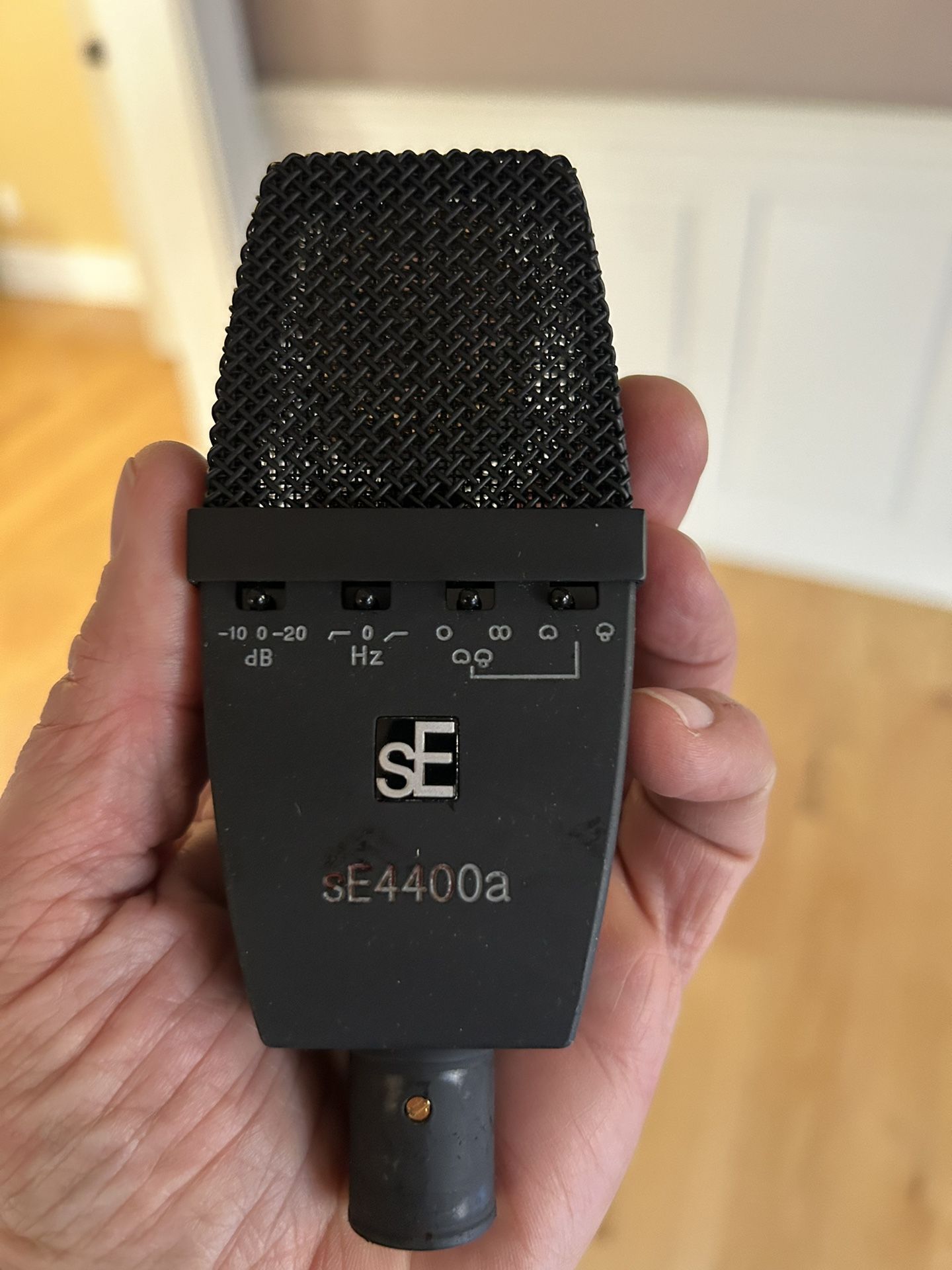 SE4400a Large Condenser microphones Like New $325 Ea Or $600 For the Pair