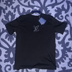 BLACK LV T SHIRT SIZE S