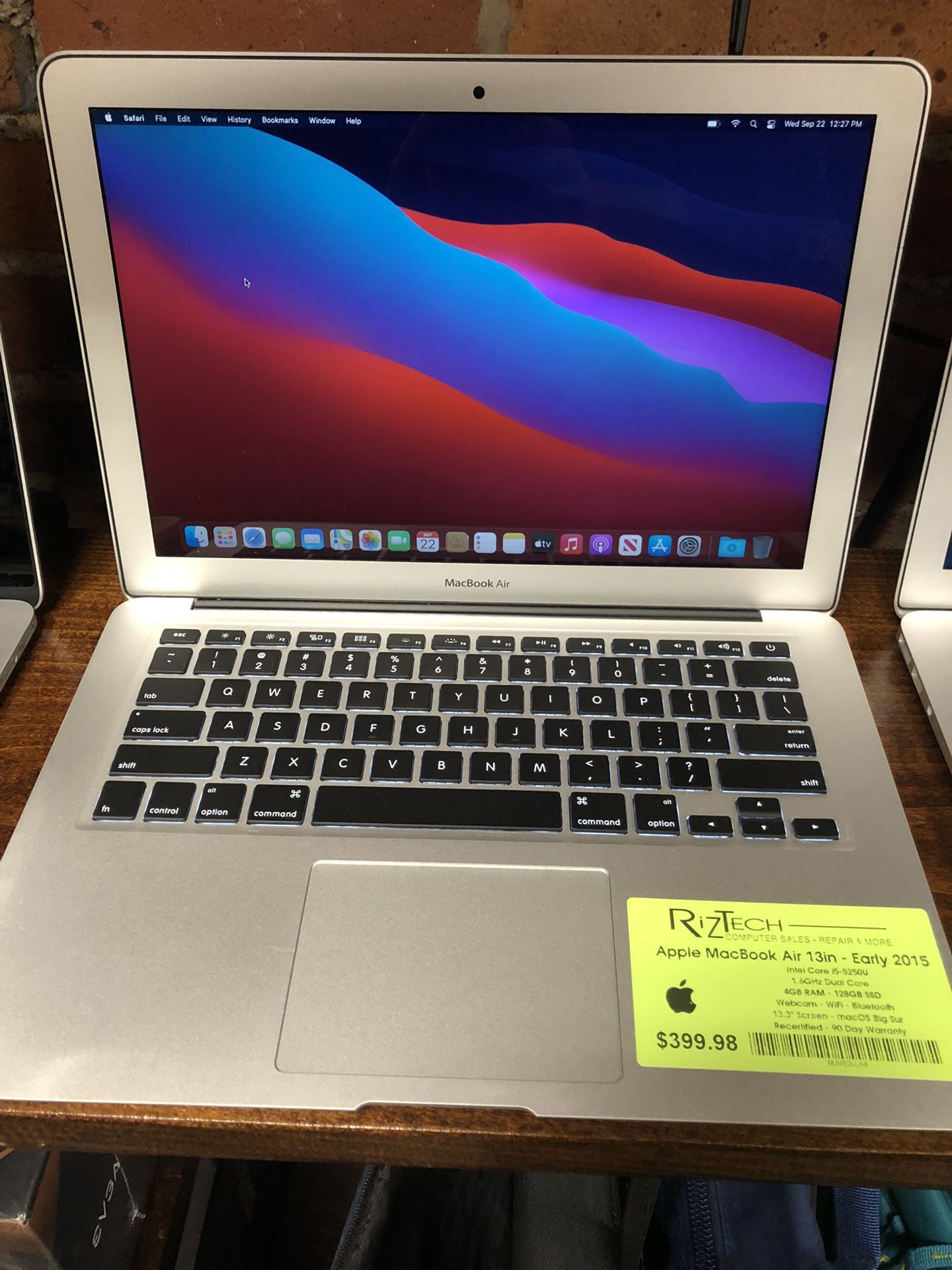 2015 Apple MacBook Air i5 4GB RAM 128GB SSD 13.3” Webcam WiFi Bluetooth Backlit Keyboard Big Sur