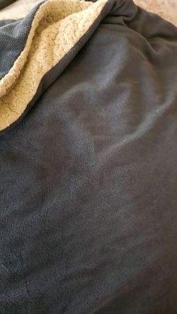 Blue Serta blacket Full/Queen