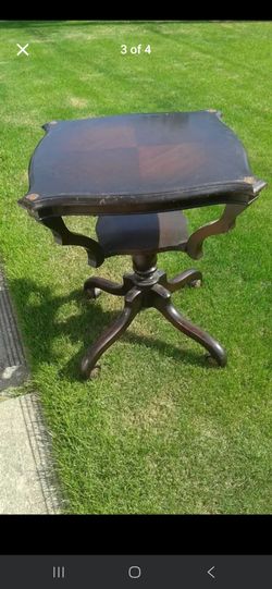 Vintage wood table  Leonardo and company