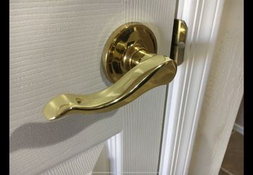 Weiser Residential Brass Door Handles And Hardware...Great Condition Nothing wrong with these at all. I just wanted a different look. $90 OBO