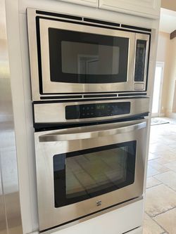 Oven and microwave combo