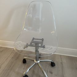 Transparent Rolling Chair