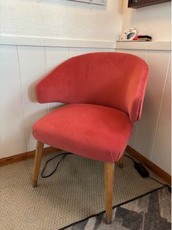 Pink velvet chair