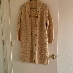 Cozy Chunky Knit Cardigan with Pockets & Wooden Buttons
