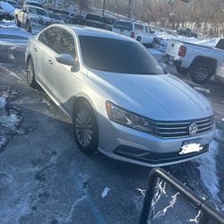 2016 VOLKSWAGEN PASSAT SE
