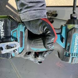 Makita Drill With Battery 