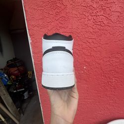 AIR JORDAN 1 MID