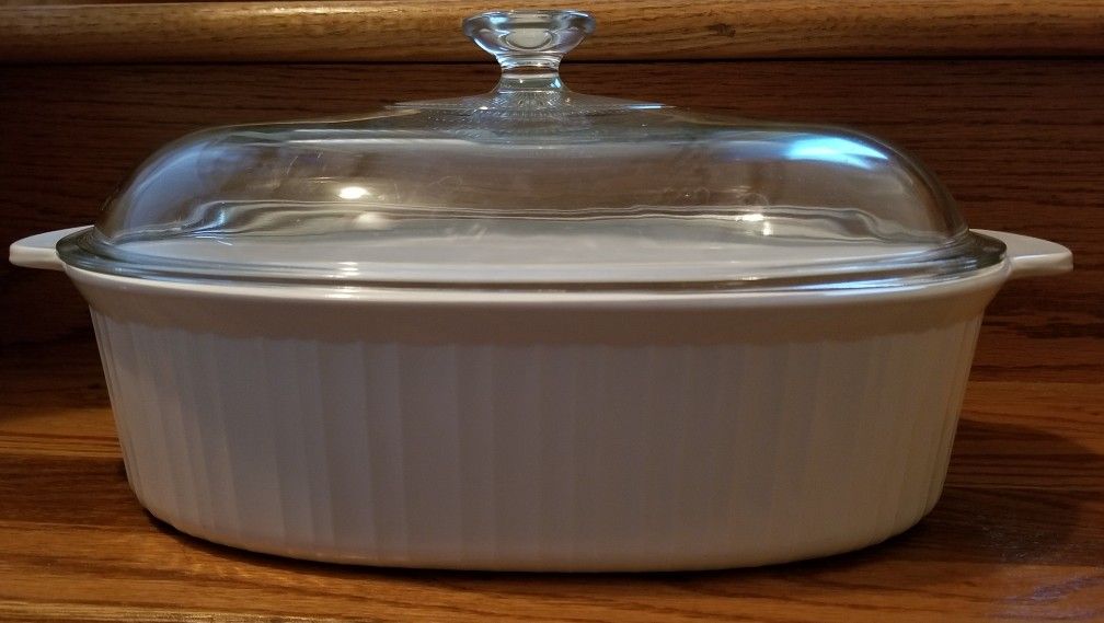 Corning Ware French White 4L Oval Casserole with Pyrex Lid