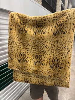 Thick plush leopard velour fabric.. 3.75 yard x 64 “ .. $100