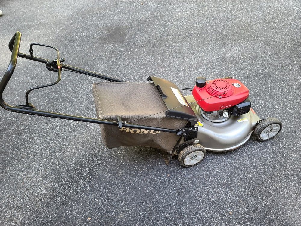 Honda HRR2166PDA Gas Push Mower Mint w Bag