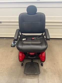 Jazzy Elite HD Power Chair, Charger, leg cushion & seat cushion