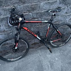 Trek 4300 Mountain Bike