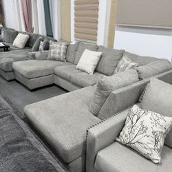 MEGGINSON STORM LAF SECTIONAL