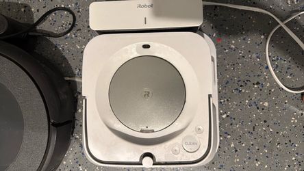 Robot braava jet- like new- barely used
