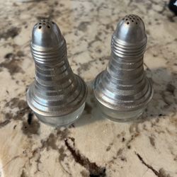 Vintage Salt/Pepper Shakers
