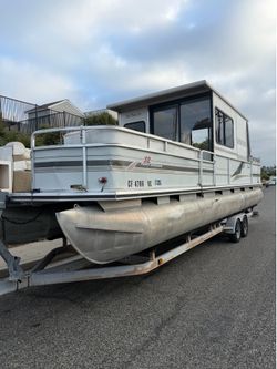 2001 Sun Tracker Party Cruiser 32ft Pontoon Boat